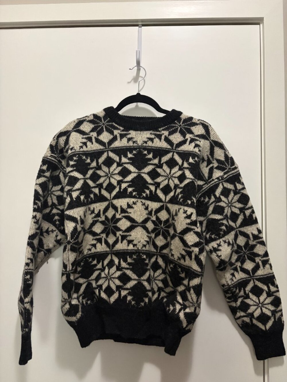 Vintage 90s Mens Claiborne Wool Snowflake Sweater